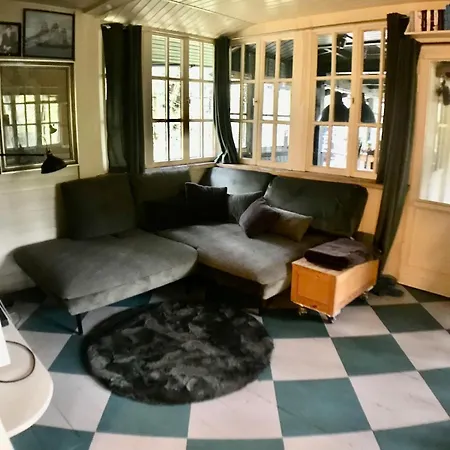 Nest In The Forest With Tree House Vakantiehuis *